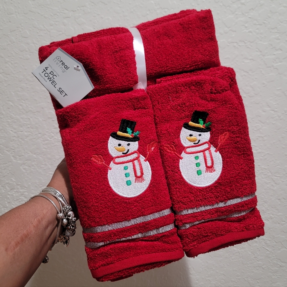 Real Living Red Christmas Snowman 4Pc Bath Towel Set